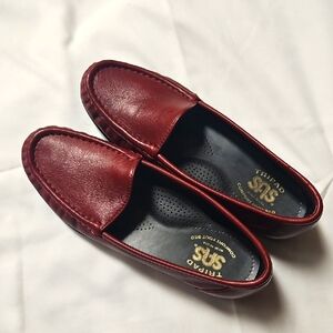 SAS loafers, size 5. These shoes are in excellent condition